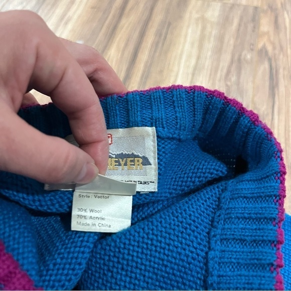 Vintage Obermeyer 90’s Wool Abstract Ski Sweater - Picture 9 of 9